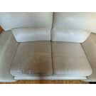 Sofa de piel blanco de dos plazas
